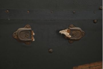 アメリカアンティーク　Butterfield Trunk.CO(バターフィールド社)　ディスプレイにもおすすめのレトロでおしゃれなトランク(船トランク、舟トランク、ブランケットボックス、トランクテーブル、センターテーブル、ローテーブル、サイドテーブル、ディスプレイ雑貨、収納箱、店舗什器)(R-081232)