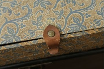アメリカアンティーク　Butterfield Trunk.CO(バターフィールド社)　ディスプレイにもおすすめのレトロでおしゃれなトランク(船トランク、舟トランク、ブランケットボックス、トランクテーブル、センターテーブル、ローテーブル、サイドテーブル、ディスプレイ雑貨、収納箱、店舗什器)(R-081232)