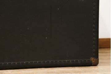 アメリカアンティーク　Butterfield Trunk.CO(バターフィールド社)　ディスプレイにもおすすめのレトロでおしゃれなトランク(船トランク、舟トランク、ブランケットボックス、トランクテーブル、センターテーブル、ローテーブル、サイドテーブル、ディスプレイ雑貨、収納箱、店舗什器)(R-081232)
