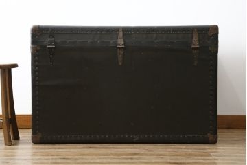 アメリカアンティーク　Butterfield Trunk.CO(バターフィールド社)　ディスプレイにもおすすめのレトロでおしゃれなトランク(船トランク、舟トランク、ブランケットボックス、トランクテーブル、センターテーブル、ローテーブル、サイドテーブル、ディスプレイ雑貨、収納箱、店舗什器)(R-081232)