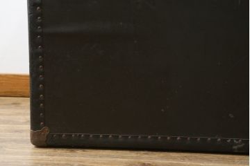 アメリカアンティーク　Butterfield Trunk.CO(バターフィールド社)　ディスプレイにもおすすめのレトロでおしゃれなトランク(船トランク、舟トランク、ブランケットボックス、トランクテーブル、センターテーブル、ローテーブル、サイドテーブル、ディスプレイ雑貨、収納箱、店舗什器)(R-081232)