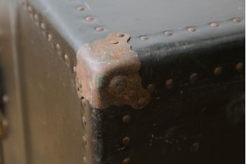 アメリカアンティーク　Butterfield Trunk.CO(バターフィールド社)　ディスプレイにもおすすめのレトロでおしゃれなトランク(船トランク、舟トランク、ブランケットボックス、トランクテーブル、センターテーブル、ローテーブル、サイドテーブル、ディスプレイ雑貨、収納箱、店舗什器)(R-081232)