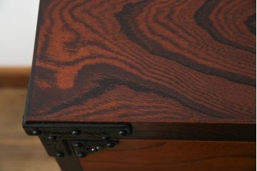 【H様　ご決済専用】中古　美品　岩谷堂箪笥　力強い木目と重厚感のある金具が目を惹く整理箪笥(引き出し、チェスト、サイドチェスト、和箪笥、収納箪笥、衣装箪笥)(R-081237)