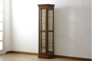中古　オーク材　ステンドグラス入り　クラシカルな雰囲気作りにおすすめな縦型キャビネット(収納棚、戸棚、キュリオケース、ショーケース、ガラスケース、店舗什器)(R-081238)