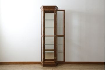 中古　オーク材　ステンドグラス入り　クラシカルな雰囲気作りにおすすめな縦型キャビネット(収納棚、戸棚、キュリオケース、ショーケース、ガラスケース、店舗什器)(R-081238)