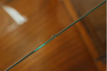 中古　オーク材　ステンドグラス入り　クラシカルな雰囲気作りにおすすめな縦型キャビネット(収納棚、戸棚、キュリオケース、ショーケース、ガラスケース、店舗什器)(R-081238)