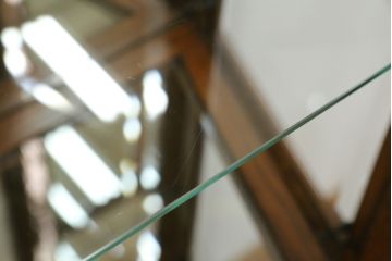 中古　オーク材　ステンドグラス入り　クラシカルな雰囲気作りにおすすめな縦型キャビネット(収納棚、戸棚、キュリオケース、ショーケース、ガラスケース、店舗什器)(R-081238)