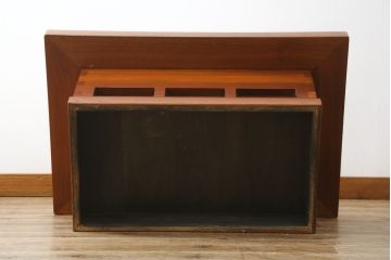 中古　欅(ケヤキ)材　上質な和空間を演出する関西火鉢(囲炉裏、座卓、木製火鉢、長火鉢、ローテーブル)(R-081240)