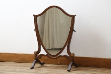 イギリスアンティーク　高級品!!　マホガニー材　シールド形の凝ったデザインが魅力的な卓上ミラー(スタンドミラー、化粧鏡、置き鏡、木製、英国)(R-081242)
