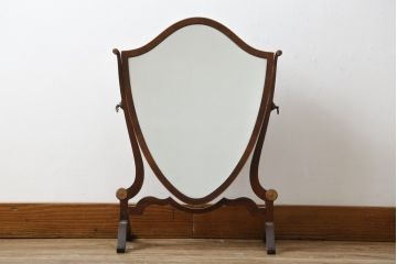 イギリスアンティーク　高級品!!　マホガニー材　シールド形の凝ったデザインが魅力的な卓上ミラー(スタンドミラー、化粧鏡、置き鏡、木製、英国)(R-081242)