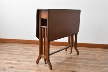 イギリスアンティーク　マホガニー材　洗練されたデザインが気品を感じるバタフライテーブル　(R-081243)