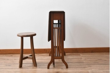 イギリスアンティーク　マホガニー材　洗練されたデザインが気品を感じるバタフライテーブル　(R-081243)