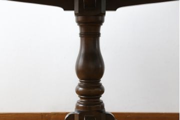 中古　美品　松本民芸家具　シックな佇まいがお洒落なラウンドテーブル(ダイニングテーブル、カフェテーブル、食卓、丸テーブル、2人掛け、4人掛け)(R-081244)