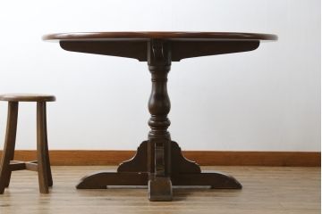 中古　美品　松本民芸家具　シックな佇まいがお洒落なラウンドテーブル(ダイニングテーブル、カフェテーブル、食卓、丸テーブル、2人掛け、4人掛け)(R-081244)