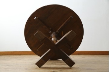 中古　美品　松本民芸家具　シックな佇まいがお洒落なラウンドテーブル(ダイニングテーブル、カフェテーブル、食卓、丸テーブル、2人掛け、4人掛け)(R-081244)