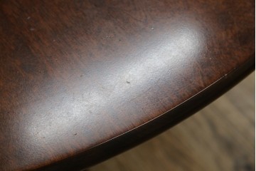 中古　美品　松本民芸家具　シックな佇まいがお洒落なラウンドテーブル(ダイニングテーブル、カフェテーブル、食卓、丸テーブル、2人掛け、4人掛け)(R-081244)