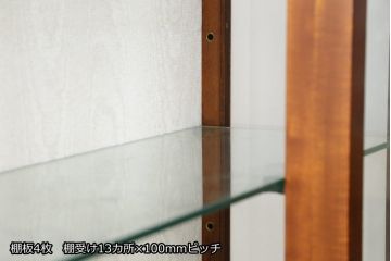 イギリスビンテージ　美品　高品質の手作り品!!　Archer&Smith(アーチャー&スミス)　マホガニー材　エレガントなデザインが美しい照明付きの三面ガラスキャビネット(キュリオケース、ガラスケース、ショーケース、コレクションケース、ディスプレイケース、飾り棚、陳列棚、戸棚、収納棚、店舗什器、英国、ヴィンテージ)(R-081245)