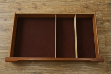 イギリスヴィンテージ　Austinsuite(オースティンスイート)　チーク材　シンプルなデザインが魅力のサイドボード　(R-081246)