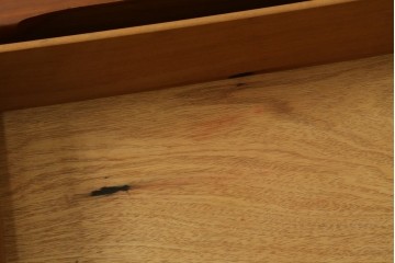 イギリスヴィンテージ　Austinsuite(オースティンスイート)　チーク材　シンプルなデザインが魅力のサイドボード　(R-081246)
