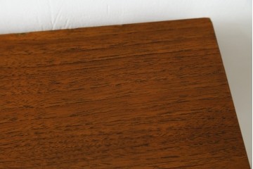 イギリスヴィンテージ　Austinsuite(オースティンスイート)　チーク材　シンプルなデザインが魅力のサイドボード　(R-081246)