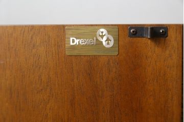 中古　DREXEL HERITAGE(ドレクセルヘリテイジ)　Triune(トライユン)　クラシカルな佇まいが魅力のコンソールテーブル(ホールチェスト、サイドボード、収納棚、戸棚、キャビネット)(定価約34万円)(R-081247)