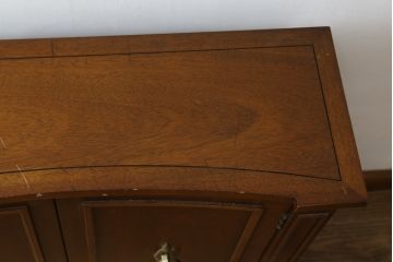 中古　DREXEL HERITAGE(ドレクセルヘリテイジ)　Triune(トライユン)　クラシカルな佇まいが魅力のコンソールテーブル(ホールチェスト、サイドボード、収納棚、戸棚、キャビネット)(定価約34万円)(R-081247)