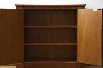 中古　DREXEL HERITAGE(ドレクセルヘリテイジ)　Triune(トライユン)　クラシカルな佇まいが魅力のコンソールテーブル(ホールチェスト)　定価約34万円相当　(R-081247)