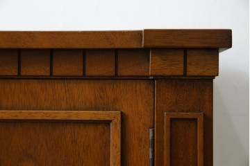 中古　DREXEL HERITAGE(ドレクセルヘリテイジ)　Triune(トライユン)　クラシカルな佇まいが魅力のコンソールテーブル(ホールチェスト)　定価約34万円相当　(R-081247)