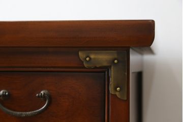 中古　美品　真鍮(しんちゅう)金具　韓国工芸家具　モリジャン　異国情緒の雰囲気漂うオリエンタルなサイドボード(収納棚、戸棚、引き出し)(R-081250)