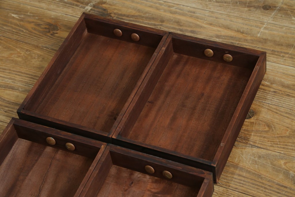 中古　美品　韓国工芸家具　モリジャン　重厚感のある金具とオリエンタルな雰囲気が魅力的なサイドボード　(R-081253)