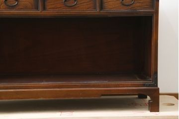 中古　美品　韓国工芸家具　モリジャン　重厚感のある金具とオリエンタルな雰囲気が魅力的なサイドボード(収納棚、戸棚、引き出し)(R-081253)
