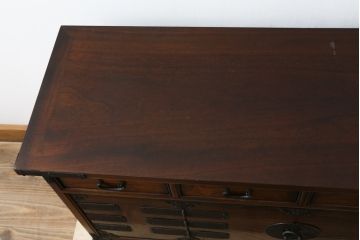 中古　美品　韓国工芸家具　モリジャン　重厚感のある金具とオリエンタルな雰囲気が魅力的なサイドボード(収納棚、戸棚、引き出し)(R-081253)