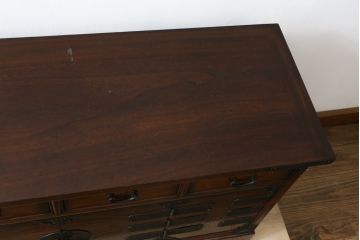 中古　美品　韓国工芸家具　モリジャン　重厚感のある金具とオリエンタルな雰囲気が魅力的なサイドボード(収納棚、戸棚、引き出し)(R-081253)