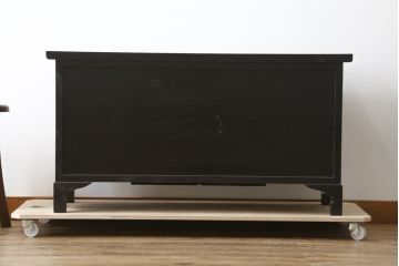 中古　美品　韓国工芸家具　モリジャン　重厚感のある金具とオリエンタルな雰囲気が魅力的なサイドボード(収納棚、戸棚、引き出し)(R-081253)