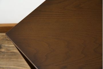 中古　オーク材　ステンドグラス入り　落ち着きのある色味と上品なデザインが魅力的なコーナーテレビボード(テレビ台、収納棚、戸棚、ローボード)(R-081255)