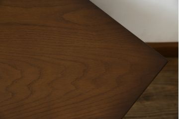 中古　オーク材　ステンドグラス入り　落ち着きのある色味と上品なデザインが魅力的なコーナーテレビボード(テレビ台、収納棚、戸棚、ローボード)(R-081255)