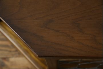 中古　オーク材　ステンドグラス入り　落ち着きのある色味と上品なデザインが魅力的なコーナーテレビボード(テレビ台、収納棚、戸棚、ローボード)(R-081255)