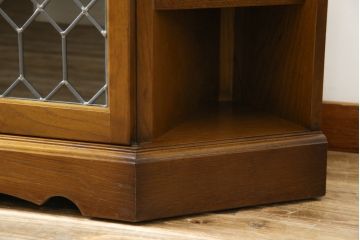 中古　オーク材　ステンドグラス入り　落ち着きのある色味と上品なデザインが魅力的なコーナーテレビボード(テレビ台、収納棚、戸棚、ローボード)(R-081255)