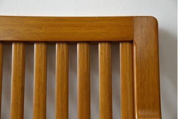 中古　美品　城所右文次デザイン　三越伊勢丹プロパティ・デザイン　Bamboo Chair　滑らかな曲線のデザインが目を惹くバンブーチェアと特注のオットマンのセット(アームチェア、安楽椅子、ディスプレイ、フットスツール)(チェア定価約54万円)(オットマン定価約30万円)(R-081257)