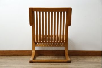 中古　美品　城所右文次デザイン　三越伊勢丹プロパティ・デザイン　Bamboo Chair　滑らかな曲線のデザインが目を惹くバンブーチェアと特注のオットマンのセット(アームチェア、安楽椅子、ディスプレイ、フットスツール)(チェア定価約54万円)(オットマン定価約30万円)(R-081257)