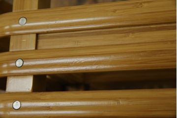 中古　美品　城所右文次デザイン　三越伊勢丹プロパティ・デザイン　Bamboo Chair　滑らかな曲線のデザインが目を惹くバンブーチェアと特注のオットマンのセット(アームチェア、安楽椅子、ディスプレイ、フットスツール)(チェア定価約54万円)(オットマン定価約30万円)(R-081257)
