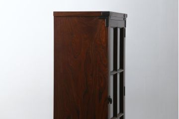 中古　美品　希少サイズ　岩谷堂箪笥　力強い木目と重厚感のある金具が目を惹くキャビネット(食器棚、カップボード、飾り棚、戸棚、収納棚)(R-081259)