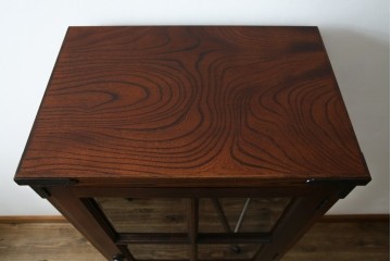 中古　美品　希少サイズ　岩谷堂箪笥　力強い木目と重厚感のある金具が目を惹くキャビネット　(R-081259)