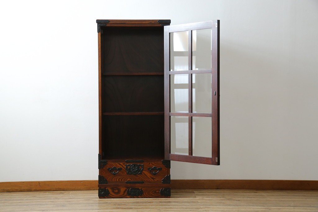 中古　美品　希少サイズ　岩谷堂箪笥　力強い木目と重厚感のある金具が目を惹くキャビネット　(R-081259)