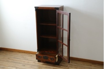 中古　美品　希少サイズ　岩谷堂箪笥　力強い木目と重厚感のある金具が目を惹くキャビネット　(R-081259)