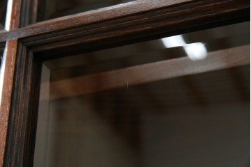 中古　美品　希少サイズ　岩谷堂箪笥　力強い木目と重厚感のある金具が目を惹くキャビネット　(R-081259)