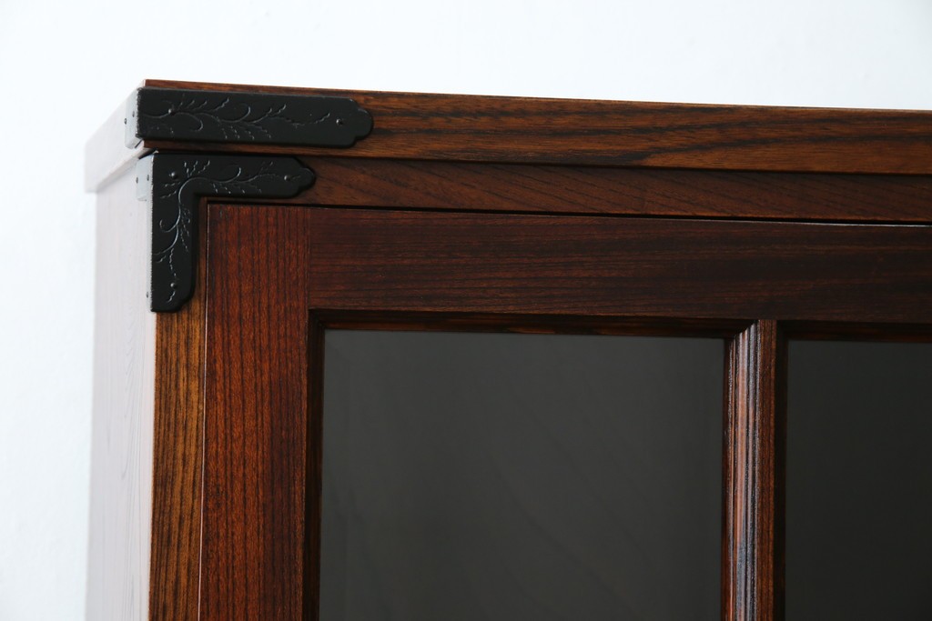 中古　美品　希少サイズ　岩谷堂箪笥　力強い木目と重厚感のある金具が目を惹くキャビネット　(R-081259)