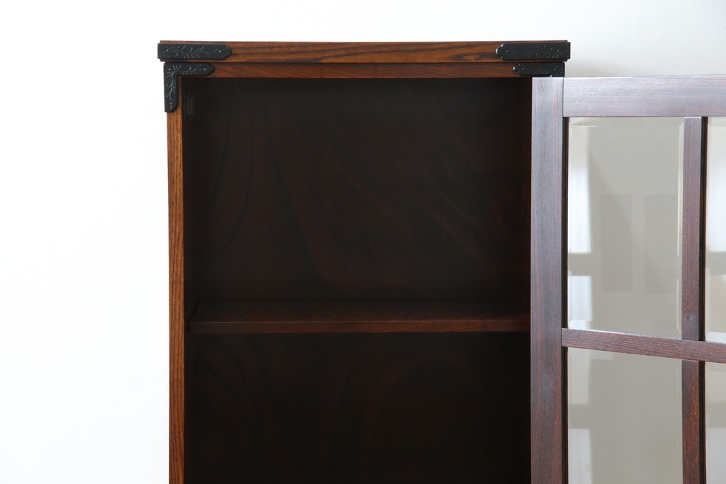 中古　美品　希少サイズ　岩谷堂箪笥　力強い木目と重厚感のある金具が目を惹くキャビネット　(R-081259)