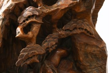 和製ビンテージ　躍動感を感じる荒々しい天然木に松と馬群(双馬)の彫刻を施した見事な置物(木彫り、オブジェ、置き物、ディスプレイ、衝立て、衝い立て、つい立て、ヴィンテージ)(当時約200万円で購入)(R-081262)