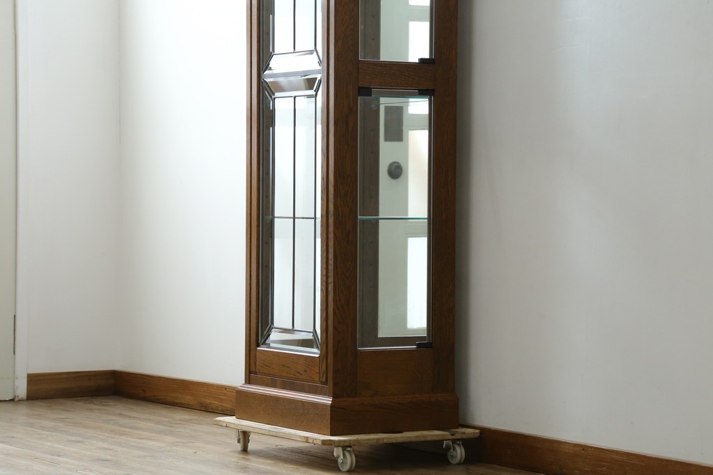 中古　美品　三越　カントリーハウス　Brugge(ブルージュ)　クラシカルな佇まいのステンドグラス入りのキャビネット　定価28万円　(R-081263)